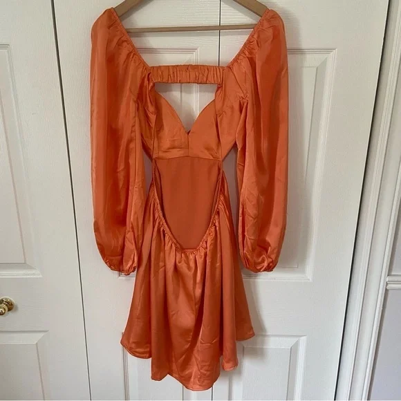 Hello Molly NWT Satin Open Back Cut Out Long Sleeve Orange Mini Dress Medium - Picture 6 of 12